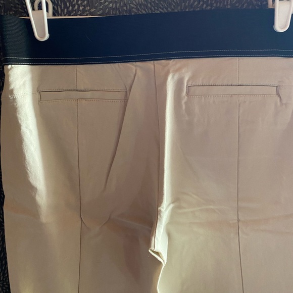 VERA WANG Khaki Capri Pants - Picture 3 of 5